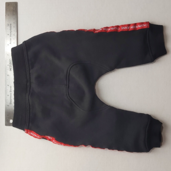 Calvin Klein Kids Size 3-6M Red Black Sweat Shirt and Sweat Pants Set - Picture 6 of 11